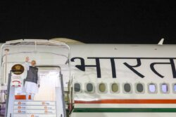 PM Modi Bids Adieu to France after a 'Memorable' Visit, Heads to UAE