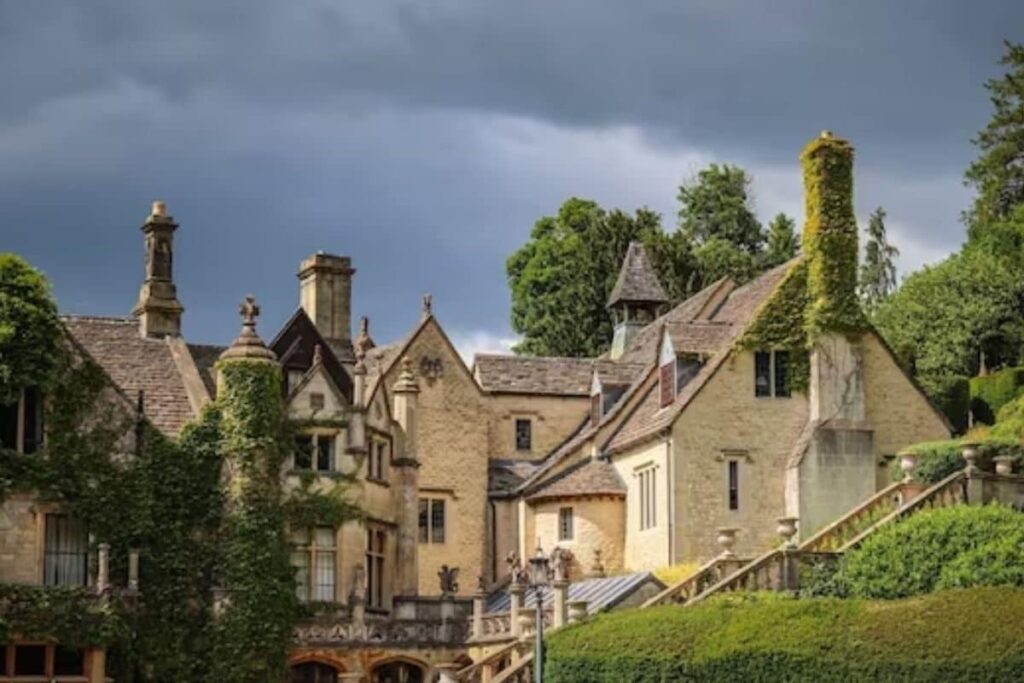 Why Residents Of This Beautiful UK Village Want To Leave It And Never Return