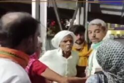 At UP Railway Station, 3 Brothers Argue, Pull Their Father Over Property Dispute