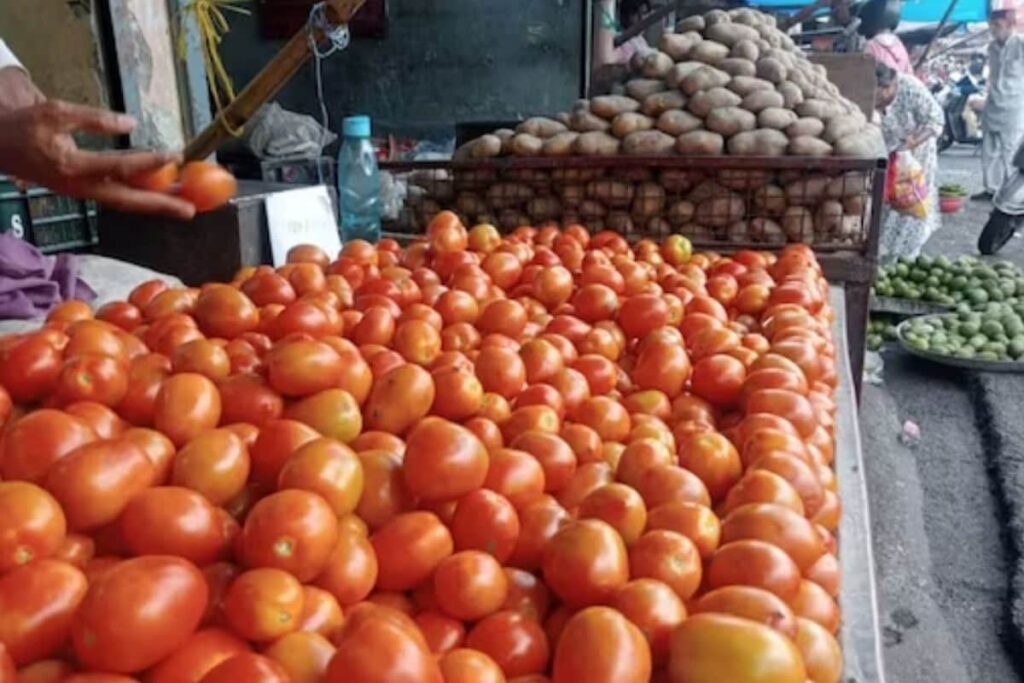 Odisha: Man Uses Minors to Trick Seller, Escapes with 4 kg of Tomatoes in Cuttack