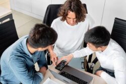 Average Monthly Income In Urban India Sees Growth By 7.5% In 9 Months: Report