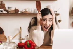 Chinese Woman Quits Job Due To Cockroaches, Here's What Happened