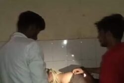 Doctors Treat Patient Using Mobile Flashlight At This UP Hospital, Video Surfaces Online