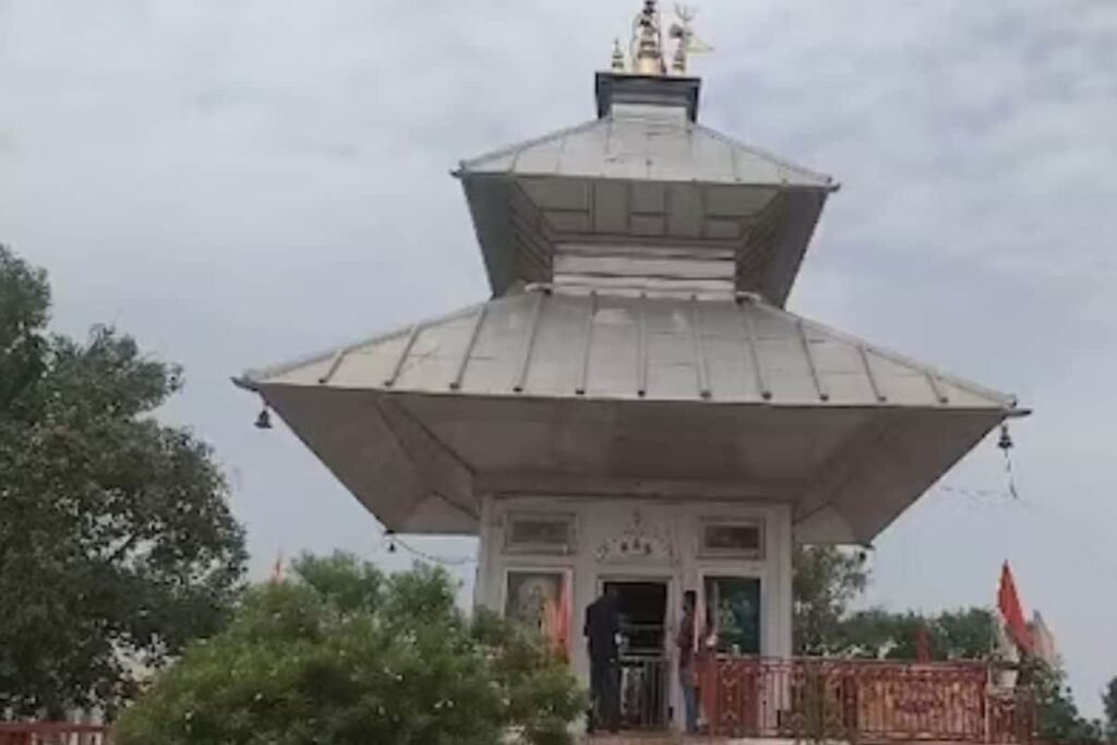 To Worship At This Nagaur Temple, Devotees Wear Traditional Rajasthani Outfits