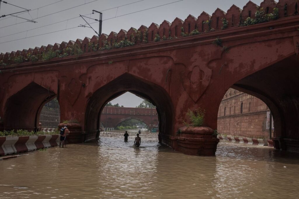 HM Amit Shah Speaks to Gujarat CM, Delhi LG; Enquires About Flood-like Situation, Yamuna Status