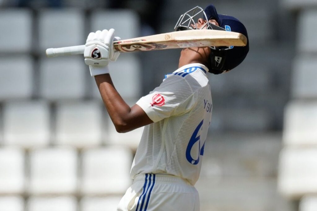 'We're Looking at the Future': Twitter Salutes Yashasvi Jaiswal for Notching Up Fifty on Test Debut - WATCH