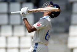 'We're Looking at the Future': Twitter Salutes Yashasvi Jaiswal for Notching Up Fifty on Test Debut - WATCH