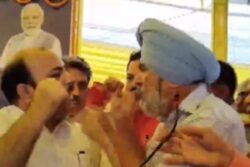 War of Wards Between BJP, BSP Leaders on Stage in UP Over 'Bharat Mata Ki Jai' Chants | WATCH