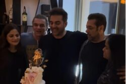 Salman Khan Joins Sohail and Arpita, Sings 'Happy Birthday' For Brother Arbaaz; Video Goes Viral