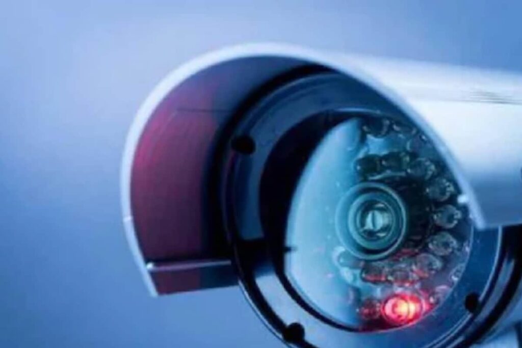 Gujarat: Two Officials Among Three Booked for Placing Spy Cam in Collector's Office for Extortion