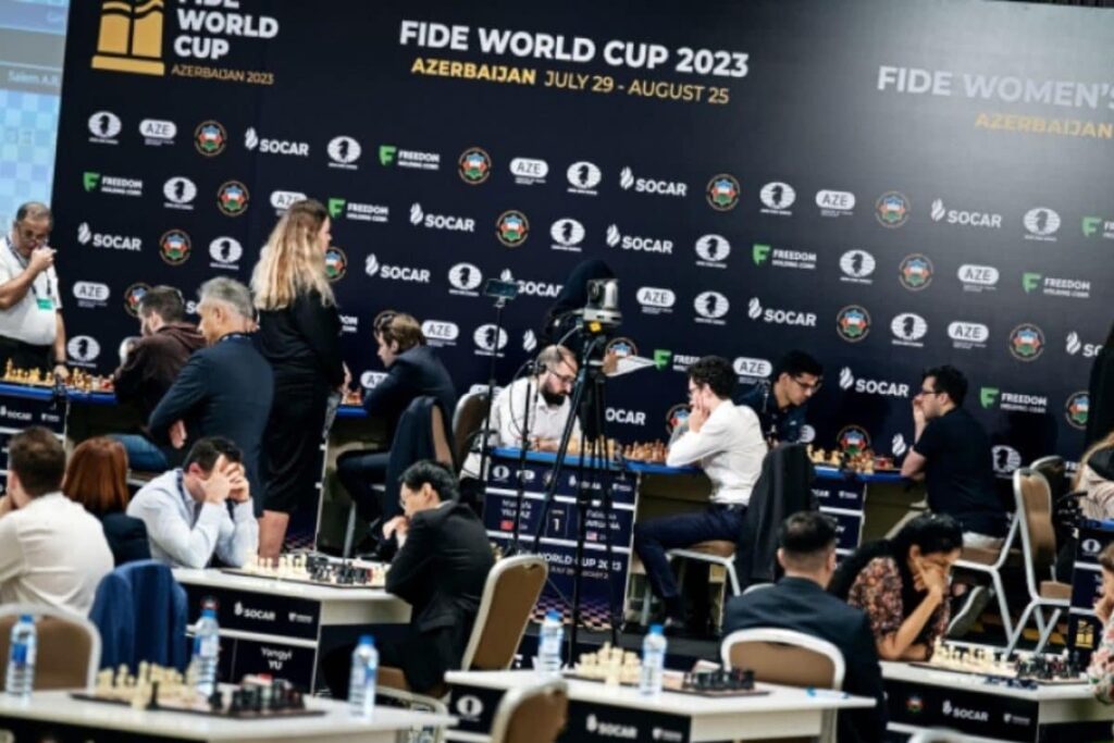 Chess World Cup 2023: Humpy, Dronavalli Enter Round of 8; Praggnanandhaa, Gukesh Among Five Indians in Men's Pre-quarters