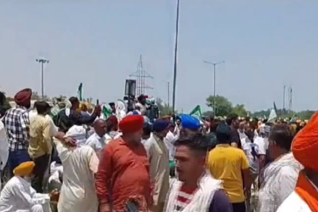 Punjab's Furious Farmers Paralyse Toll Plazas, Plan Indefinite Protest from Today after Police Crackdown