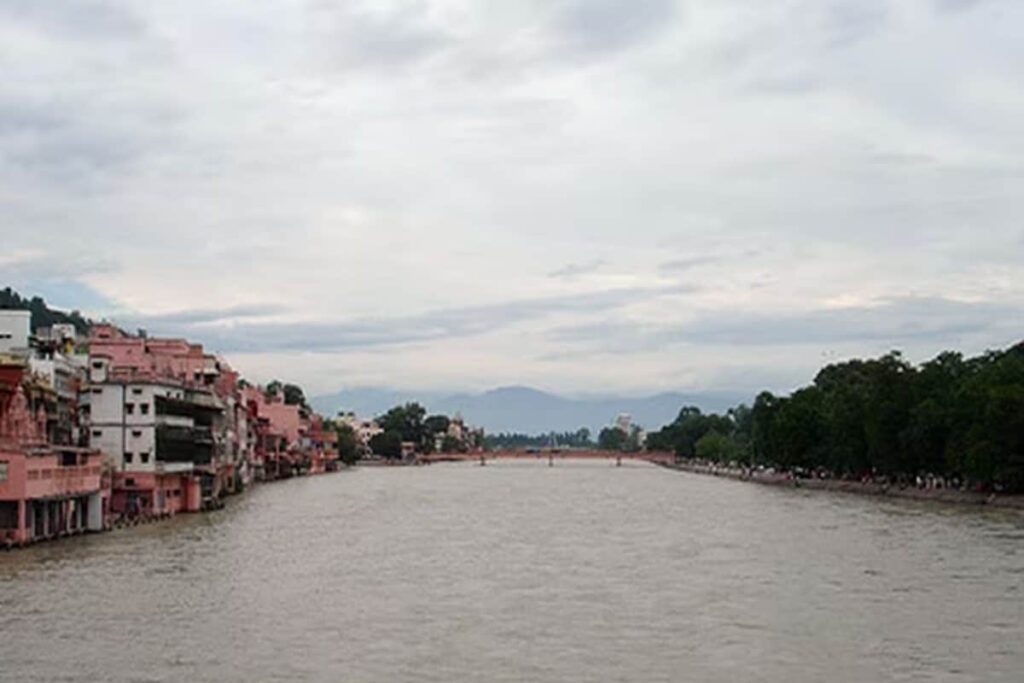 UP Man Dies After Driving Car Into Ganga River With Pregnant Wife in It; Search On