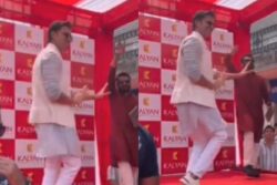 Hrithik Roshan Brings Out His Ek Pal Ka Jeena Moves in Jammu, Says 'Wasn't Going To Dance But...'