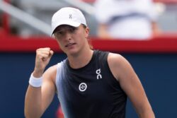 WTA Montreal Open: Iga Swiatek Holds Off Karolina Muchova to Reach Quarters
