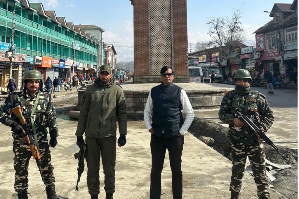 J-K: Srinagar Court Grants Bail to Gujarat 'Conman' Kiran Patel