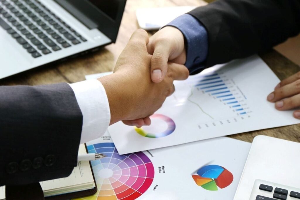 Classes With News18: Exploring Forms of Market, Pricing Dynamics and Equilibrium