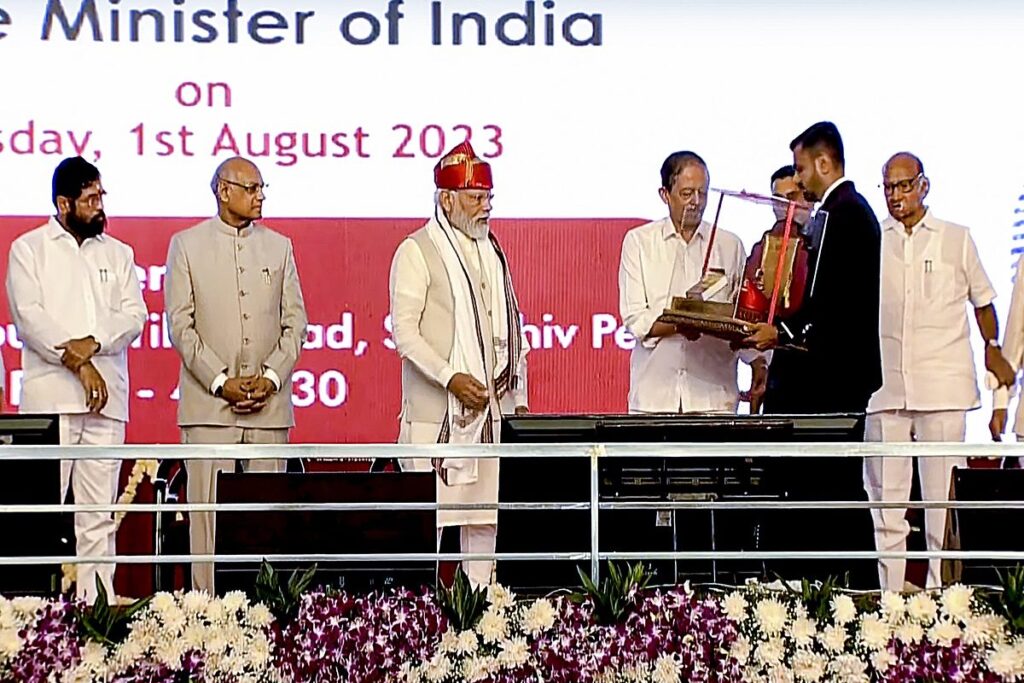 PM Modi Shares Stage with Sharad Pawar at Tilak Award Ceremony in Pune