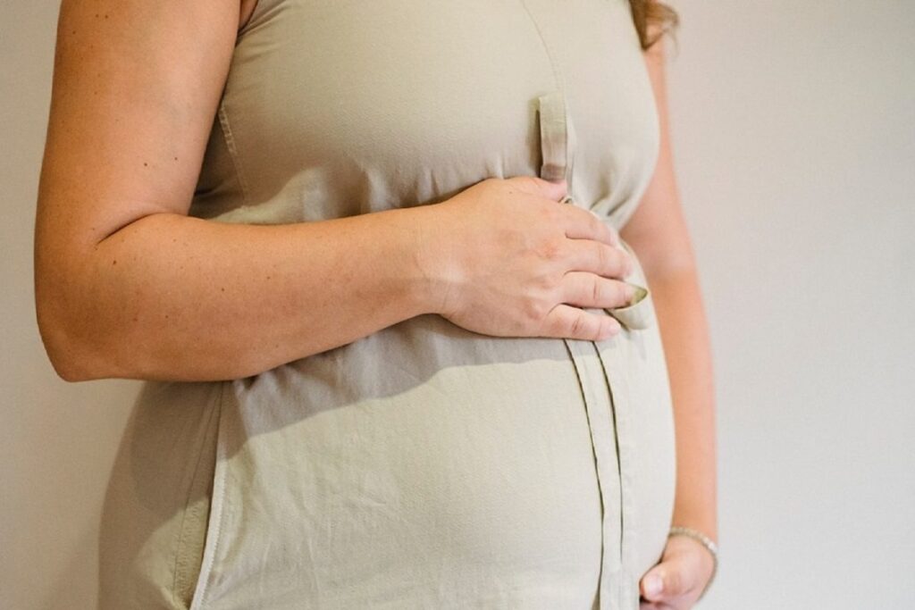 Mom-To-Be Wants To Name Her Daughter Cinderella, But Reddit Think It's Not A Good Idea