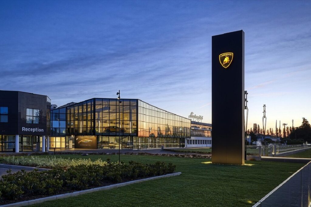 Lamborghini Witnesses Impressive Sales Number in H1 2023, Urus and Huracán Best-Sellers