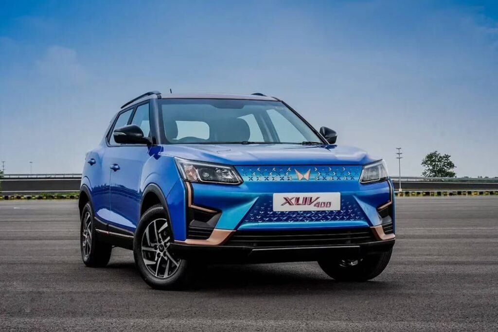 Mahindra XUV400 EV Buyers Feel Betrayed, Several Features Omitted from SUV