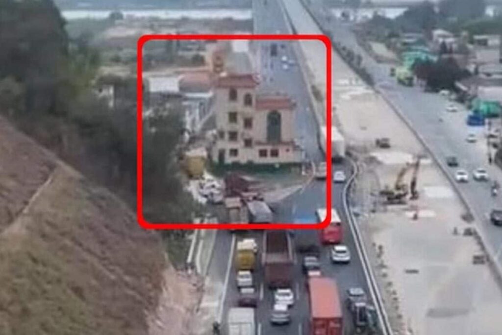 Why This ‘Nail House’ In China Is Growing Popular On The Web