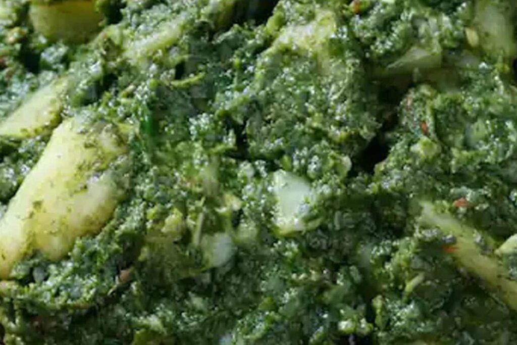 Try This Aloo Palak Recipe At Your Home For A Healthy And Tasty Meal
