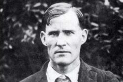 This US Man Died Inside A Narrow Cave With 50,000 People Watching