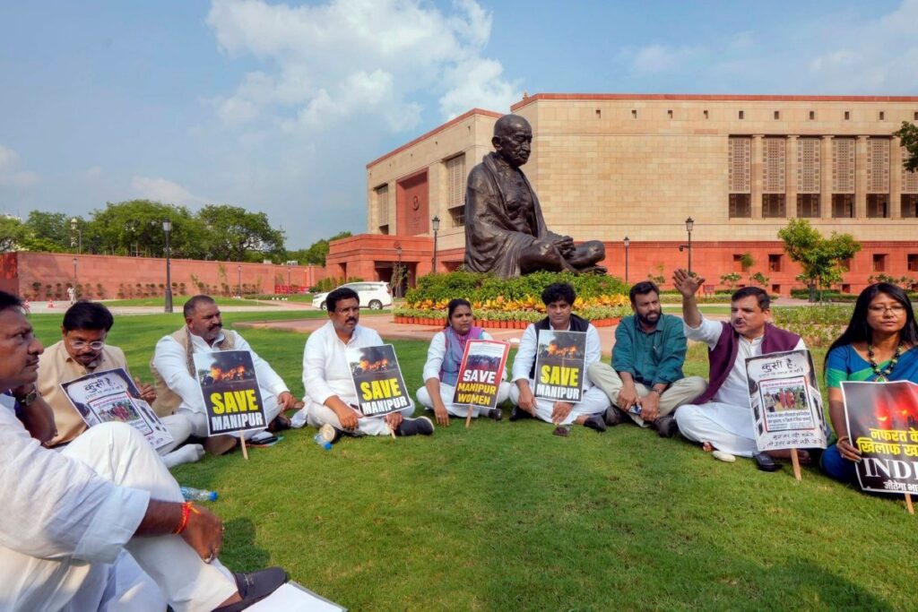 People of Delhi Will Give Befitting Reply to BJP in Elections: AAP on Services Bill Passed by Parliament