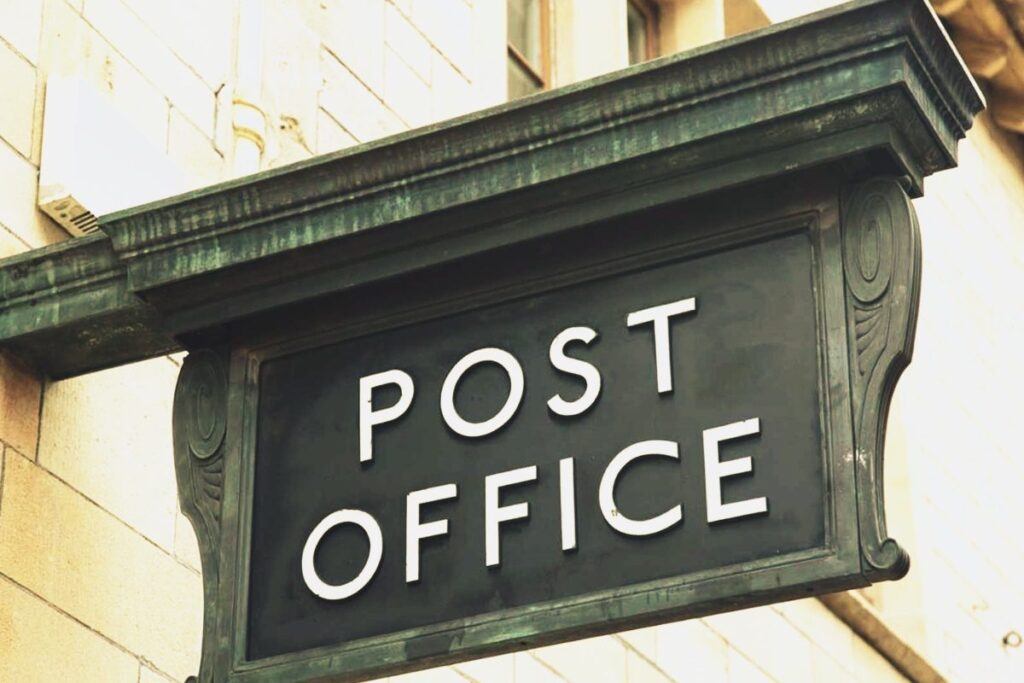 Smoke from Parcel Containing Sulfuric Acid Triggers Panic at Post Office in Patna