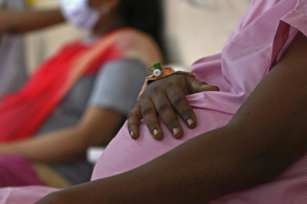 Tamil Nadu Woman Dies As Husband Tries Delivery Procedure at Home After Watching YouTube Videos