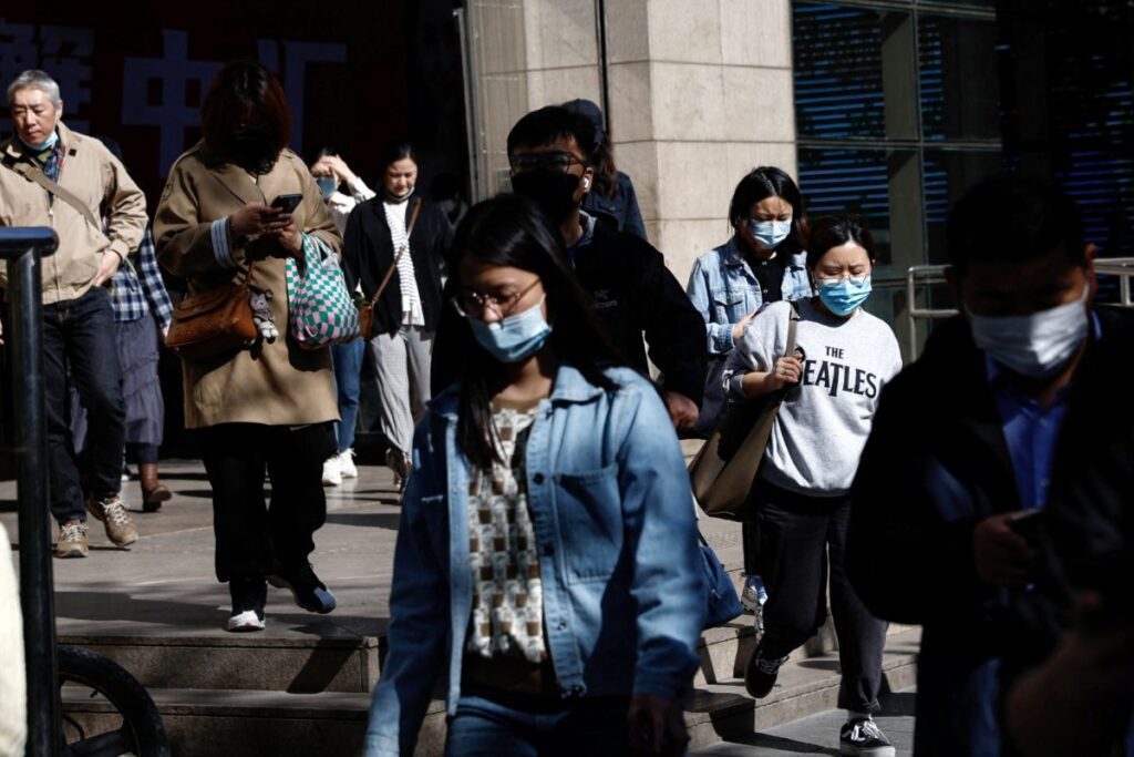 Economic Downturn Worries China, Beijing Relaxes Visa, Urban Residency Norms