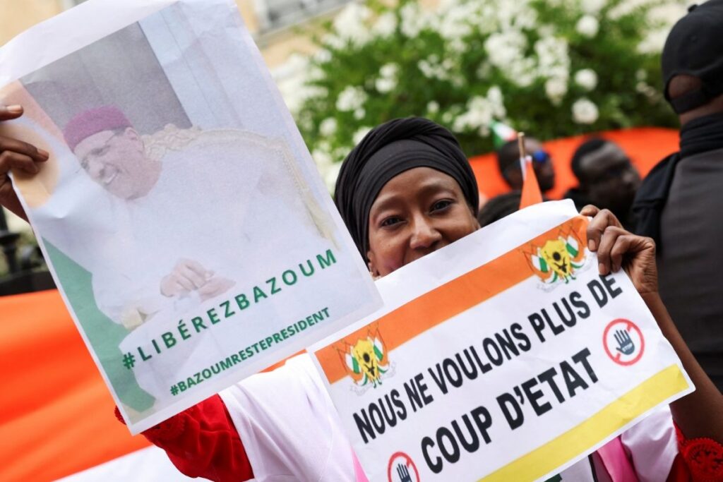 Niger Putschists Vow to Prosecute Deposed Bazoum for High Treason