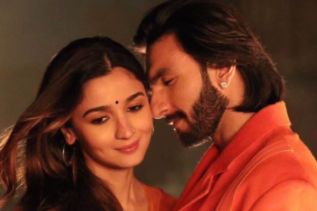 Man’s Tweet on 'Bengali Stereotyping' of Churni Ganguly in 'RRKPK' Has Fans Debating on Twitter