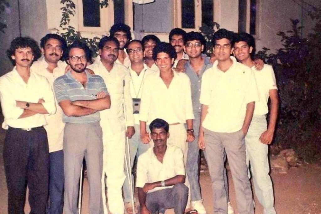 'Let's Pause & Celebrate Friendship': Sachin Tendulkar Shares 'Priceless' Photo with 'First Bunch of Friends'