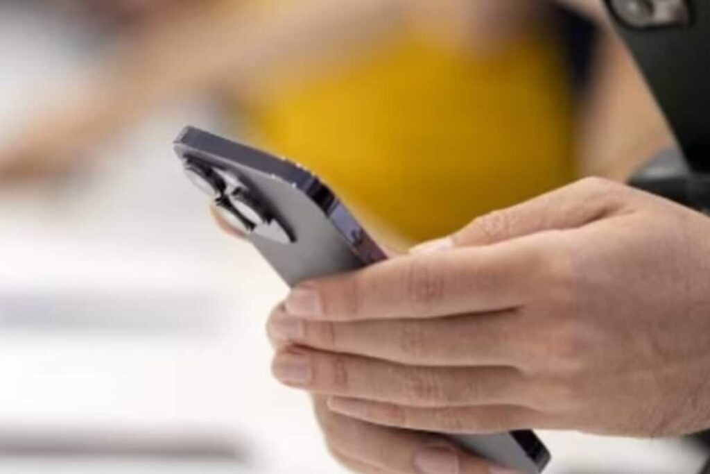 FIR Lodged in Noida Over 'Illegal Export' of Used Phone Chips to China, Hong Kong