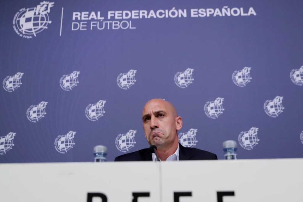 Spanish FA Chief Luis Rubiales Refuses to Step Down After FIFA WWC 2023 Presentation Ceremony Fiasco