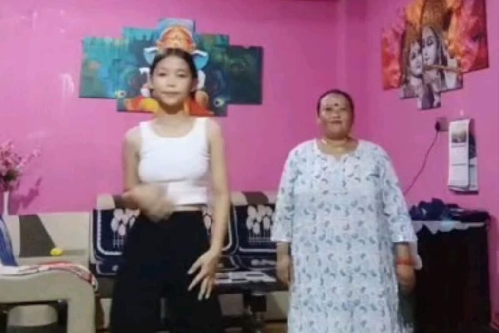 This Mother-Daughter's Energetic Dance To Wakhra Swag Is Super Hit