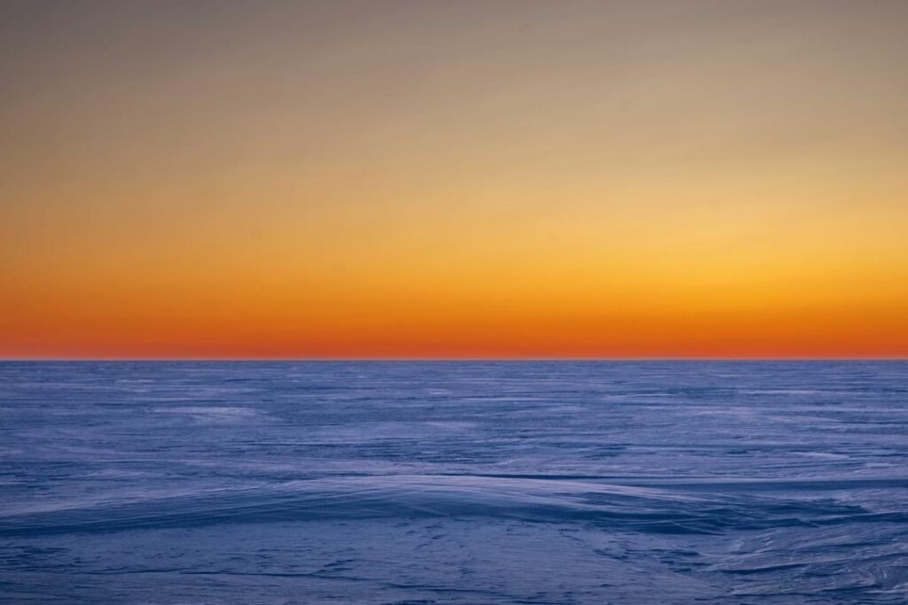 This Shocking Picture Of Antarctica Sky Has Everyone Talking