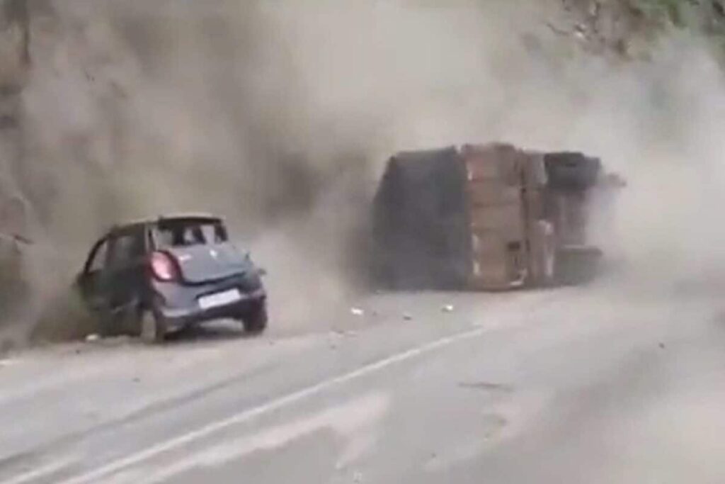 Shimla: Two Dead After Apple-Laden Truck Hits Four Vehicles; Brake Failure Led to Accident