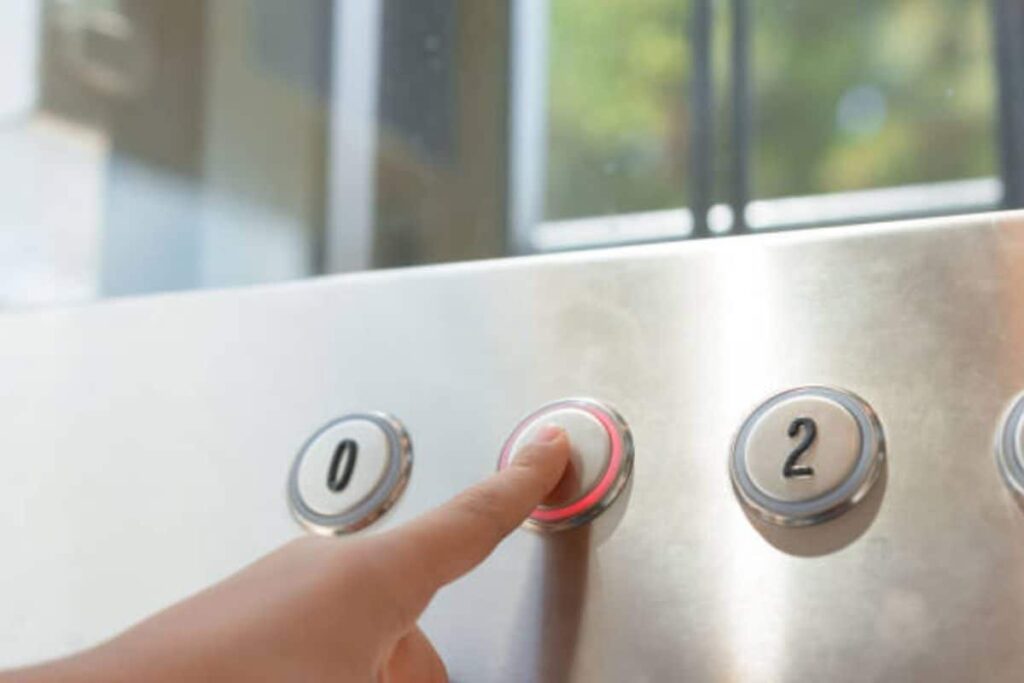 Stuck in Lift, 8-year-old Faridabad Boy Starts Doing Homework to Maintain His 'Cool'