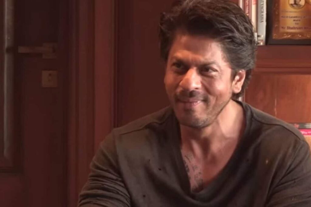 Shah Rukh Khan's Reply to Fan's 'Sweet' Wordplay Demands a Second Glance and We're Here for it