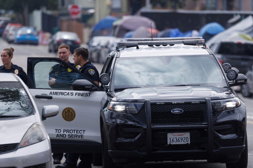 US: Man Attacked by Machete-Wielding Assailant in West Hollywood, California