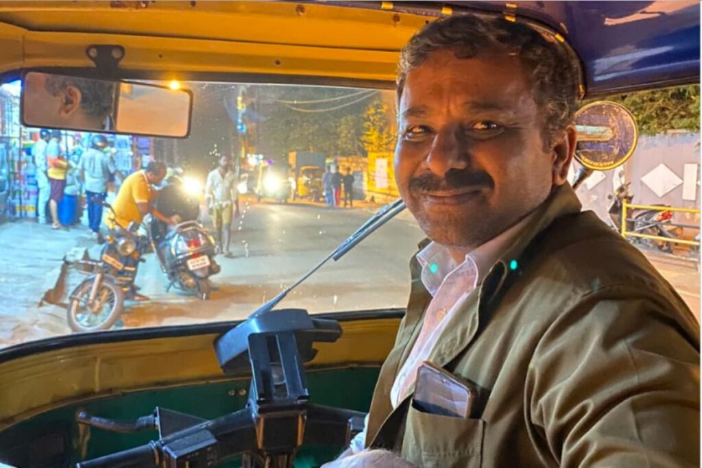 Bengaluru Auto Driver’s Heartwarming Story To Complete Higher Studies Will Make You Smile