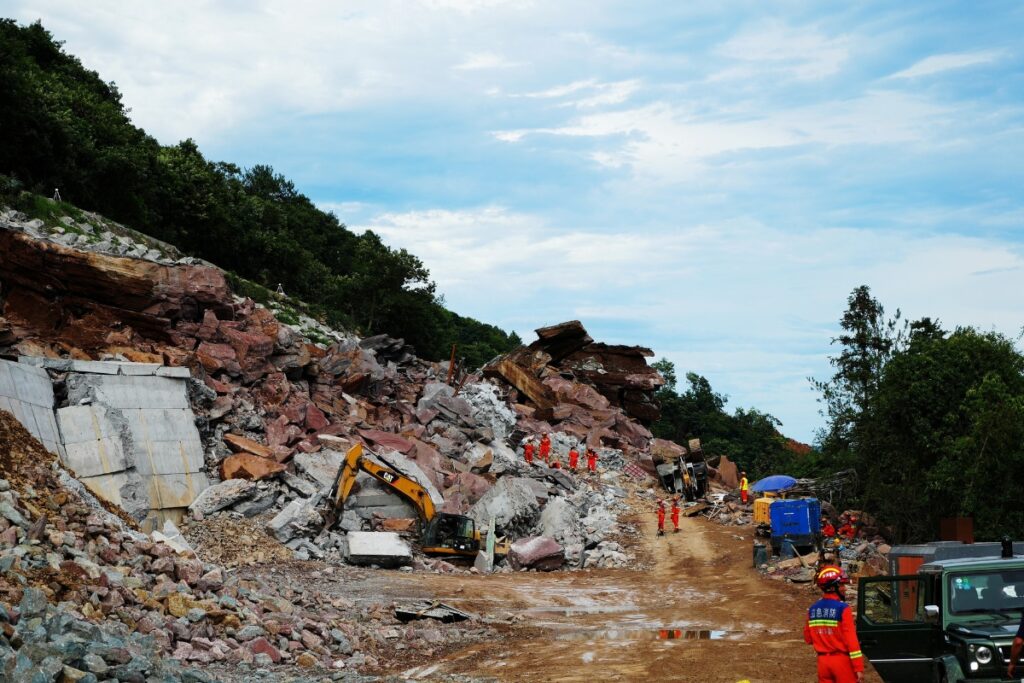 China Landslide in Shaanxi Province Claims Four Lives