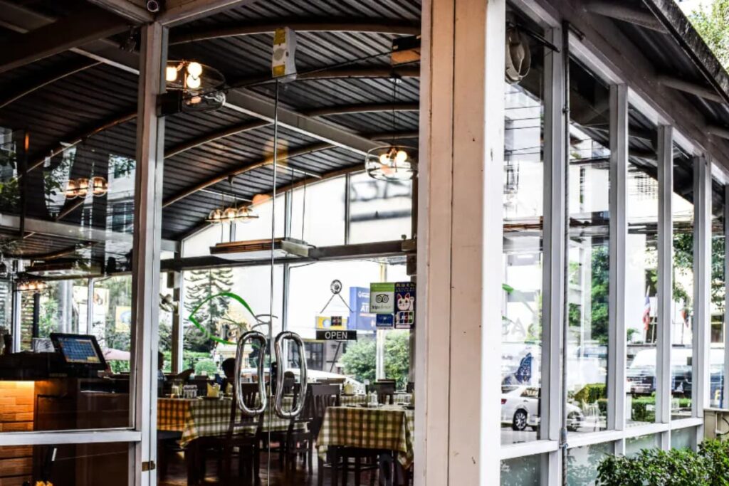 Delhi Govt Simplifies Process for Issuing Excise Licenses to Hotels, Clubs, Restaurants