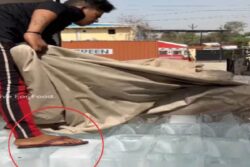 Blogger Shares Unhygienic Work Conditions Of An Ice Factory, Warns Not To Have Ice Candies