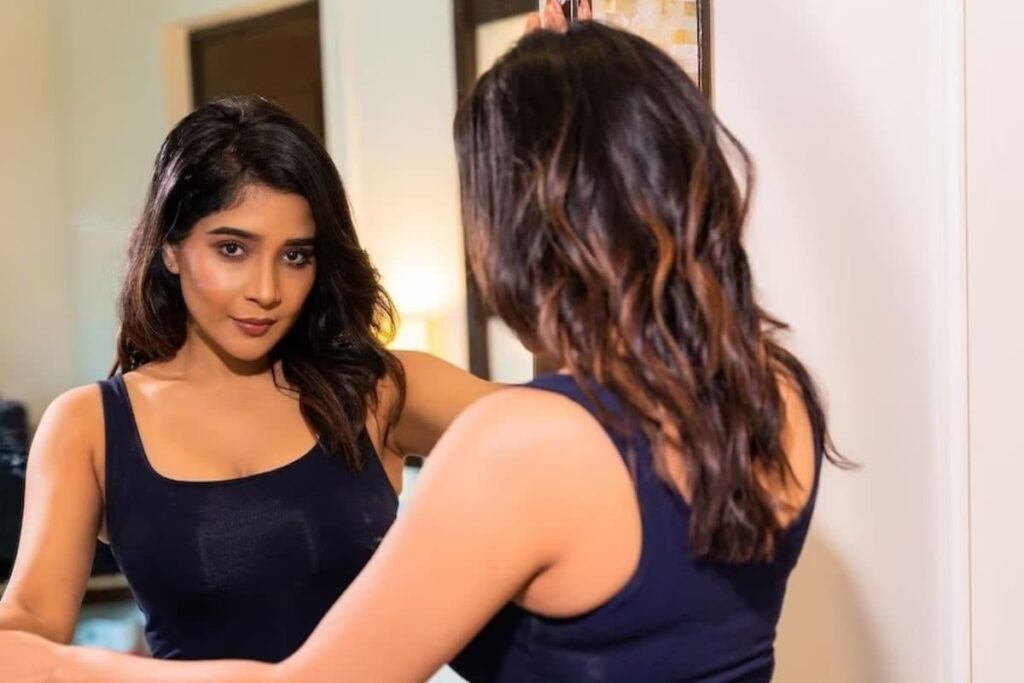 Sakshi Agarwal’s Bodycon Black Dress Is The Perfect Inspiration For A Date Night Outfit
