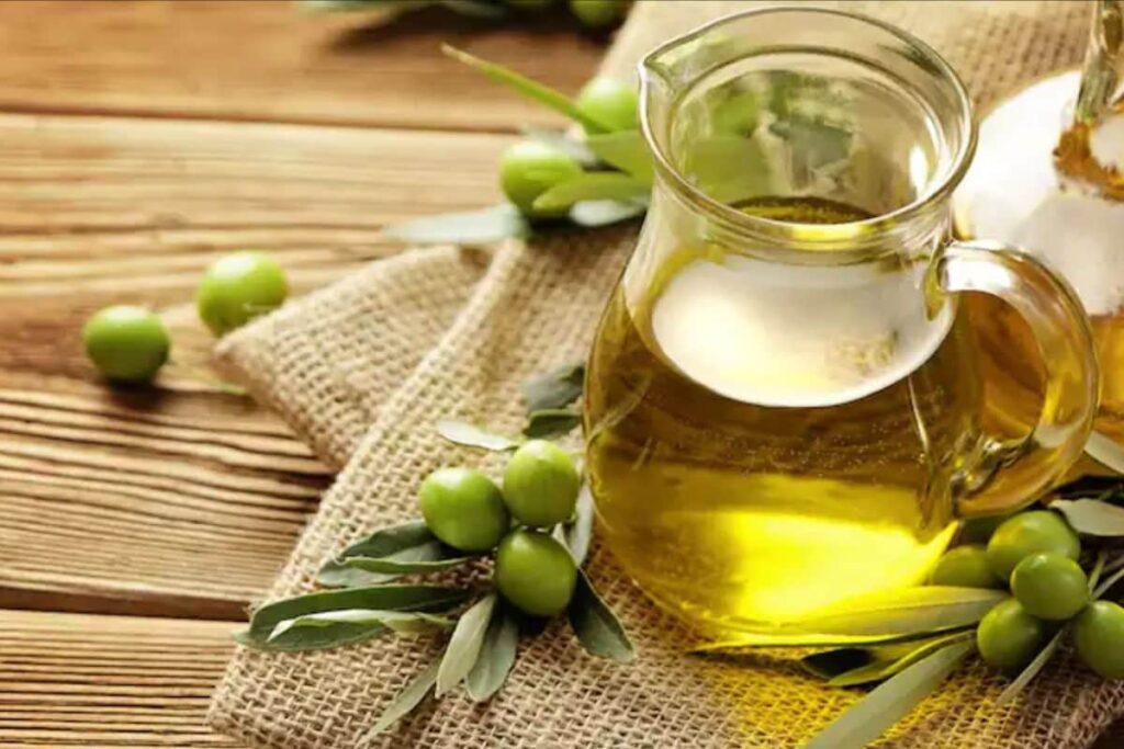 Weight Management To Improved Digestion, Here's Why You Must Add Olive Oil To Your Diet