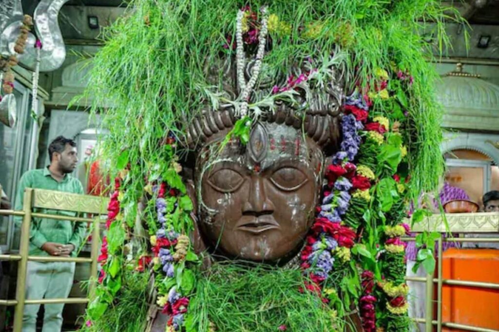 At Mandsaur Pashupinath Temple, A Joint-celebration For Durva Abhishek And Independence Day